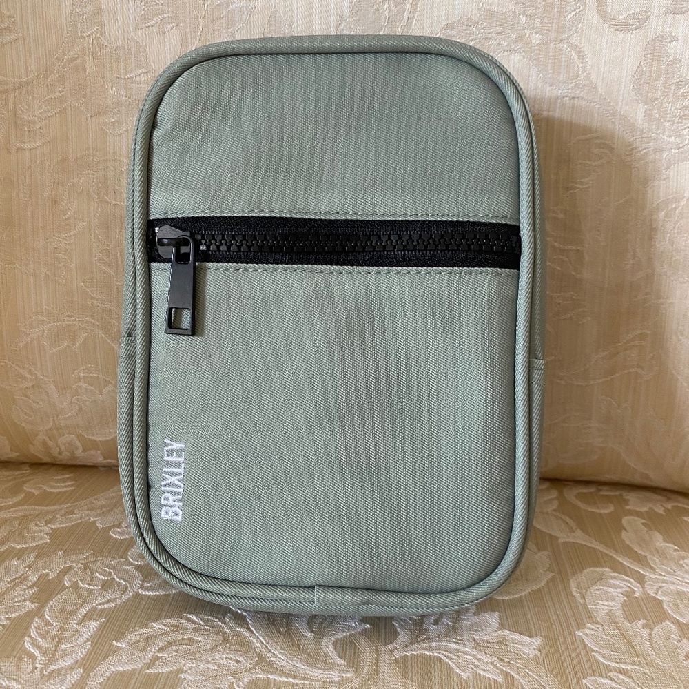Brixley crossbody sling